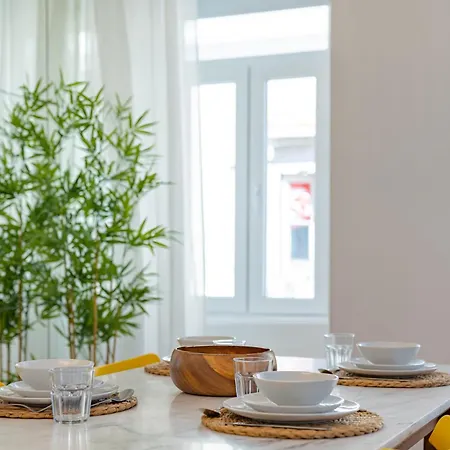 Cozy & Modern In Historic Center Of Lisbon